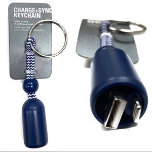 ★ KIKKERLAND DESIGN | CHARGE + SYNC KEYCHAIN